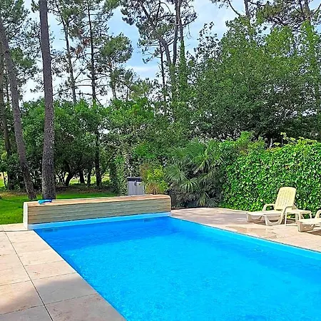 Hotel With Swimming Pool 500 M From The Soustons